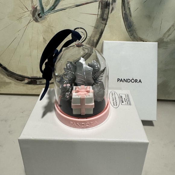 PANDORA limited edition ornament 🌸 - Picture 7 of 9